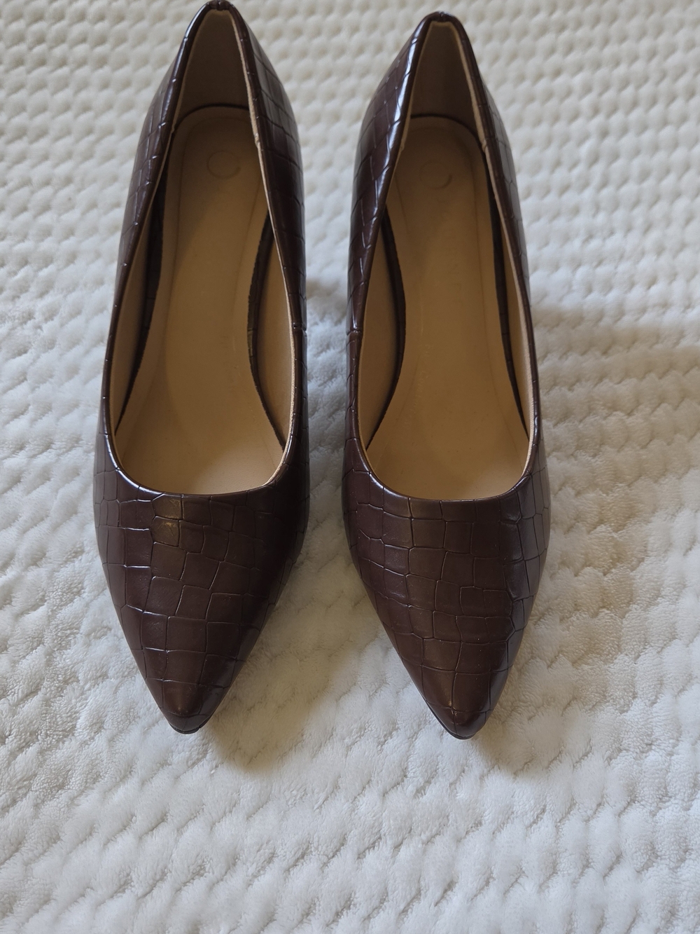 NWOB Journee Collection Scylee Brown Croc Embossed Pointed Toe Pumps Size 7M